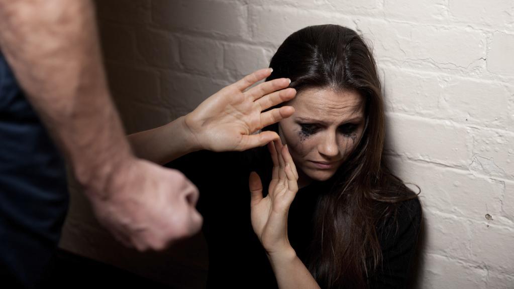 Contoh Kasus Kekerasan Terhadap Perempuan - Hukamnas.com