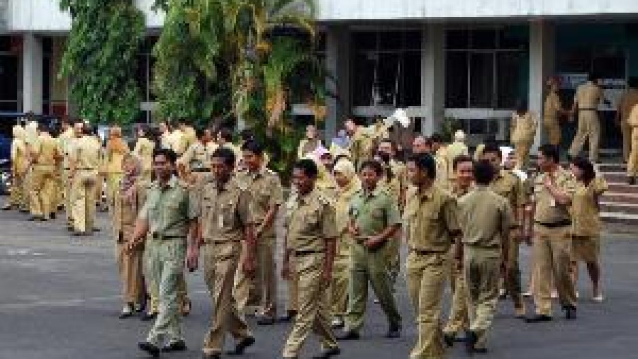 3 Jenis Hukuman Disiplin Pns Yang Berlaku Di Indonesia Hukamnas Com